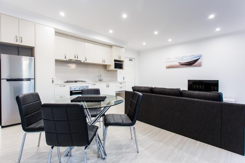 Reflections By Rockingham Apartments חדר תמונה
